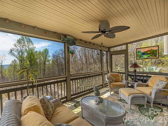 5th image of 172 Sunny Ridge Rd
