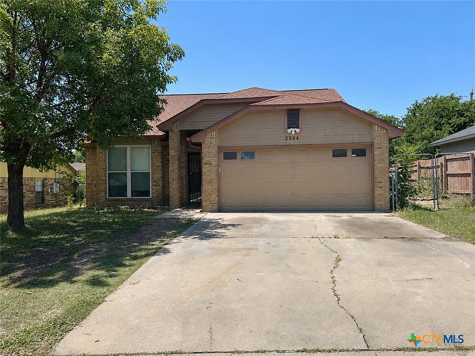 1st image of 2204 Hemlock Dr