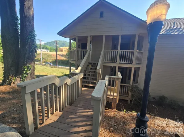 160 Whitney Blvd #4, Lake Lure, NC 28746