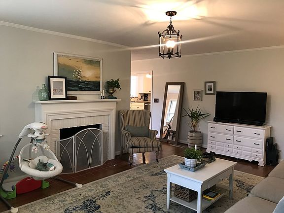 2nd image of 1522 Plaza Dr