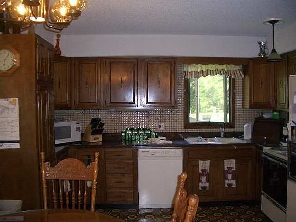 Open Kitchen with Lots of Cupboard Space