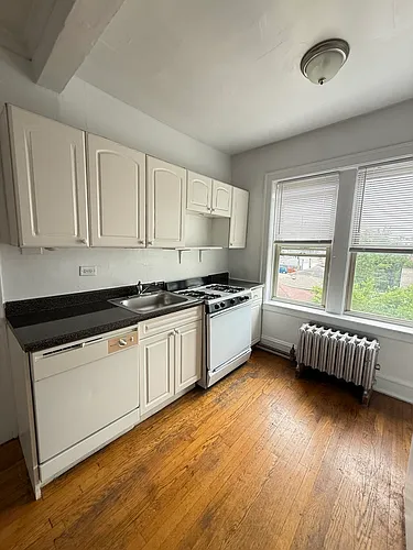 2859 W Berteau Ave Photo 1