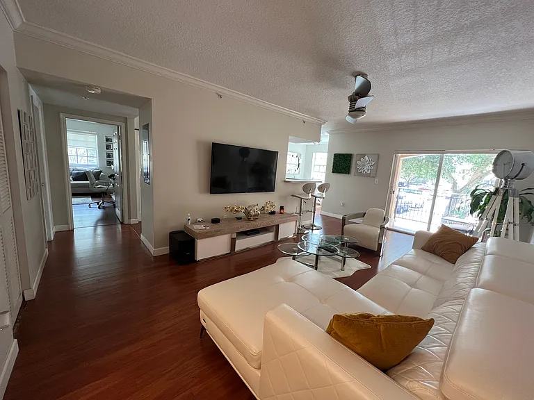 151 SW 117th Ave #207 — Photo 27