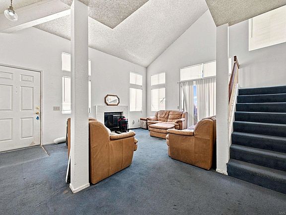 5th image of 4524 Goldfinch Way