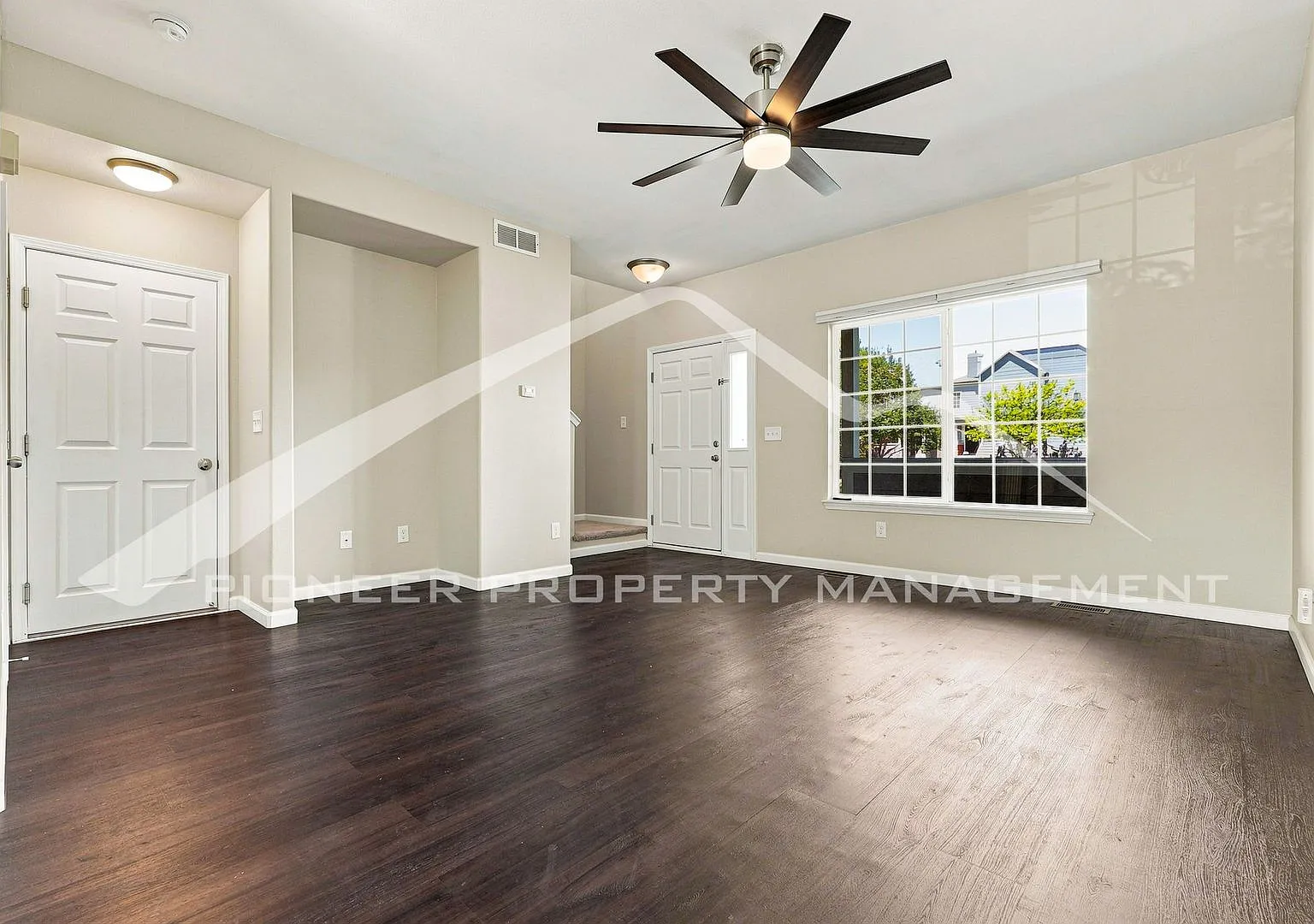 Gorgeous Townhouse with Central AC and 2-Car Garage — Photo 4