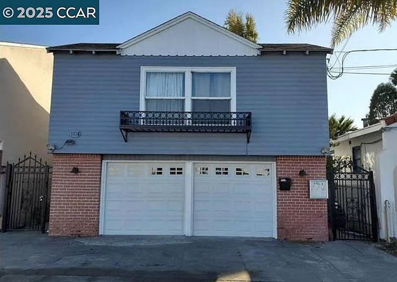1118 Dwight Way photo 1