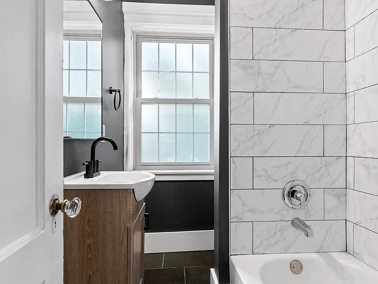 554 Limit Ave #304 — Photo 10
