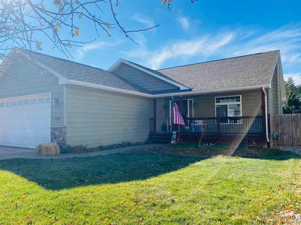 1929 Hillsview Dr, Rapid City, SD 57702