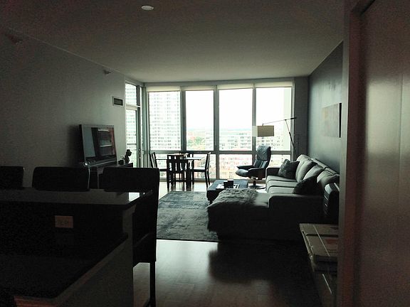 2nd image of 1629 S Prairie Ave Unit 1510