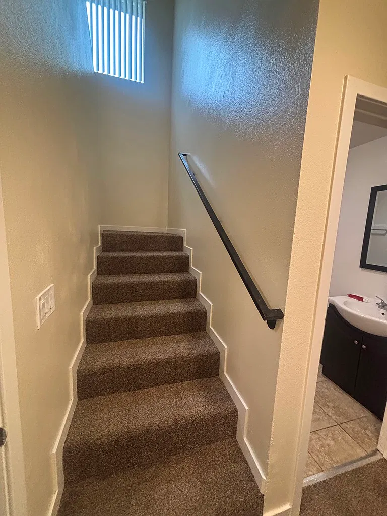 5 bed, 1866 sqft, $4,200 — Photo 4