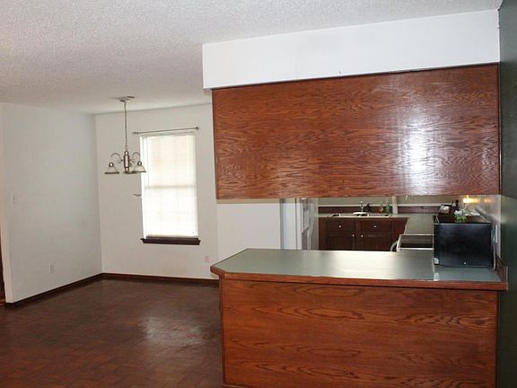 4th image of 64 Logan Ln