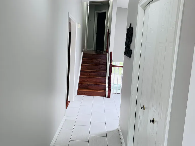 1279 Aldersbrook Rd — Photo 4