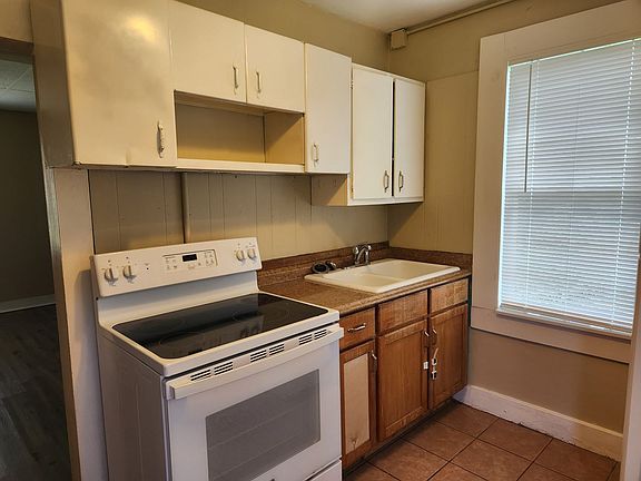 2nd image of 4118 Windemere Pl #2