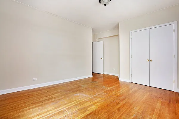 Rented by Waldstar Real Estate LLC | media 52