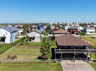 4015 Navarro Dr, Galveston, TX 77554
