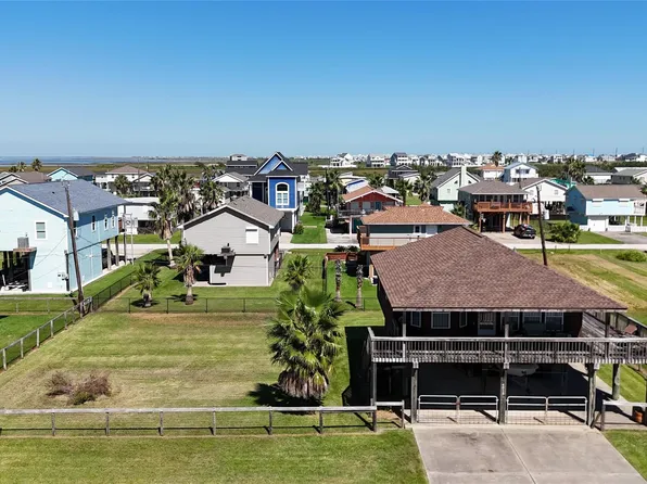 4015 Navarro Dr, Galveston, TX 77554