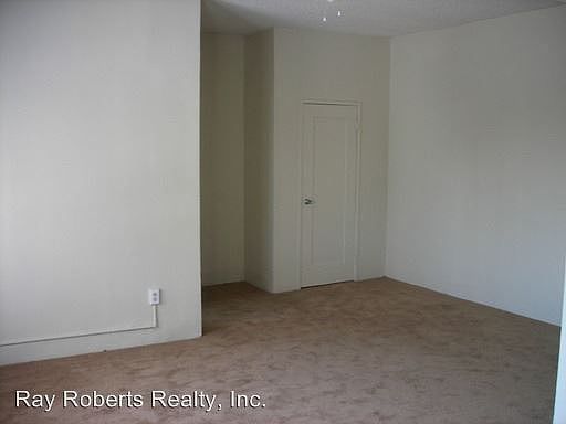 1st image of 910 W 41st St APT 25