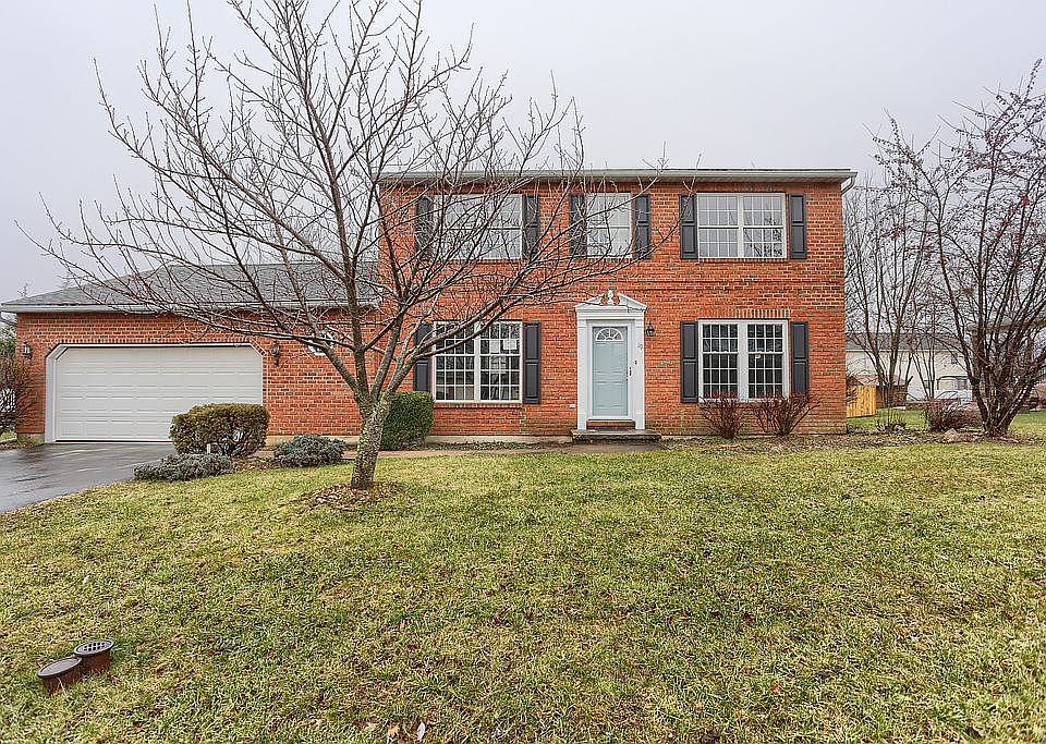 1st image of 19 Carriage Dr