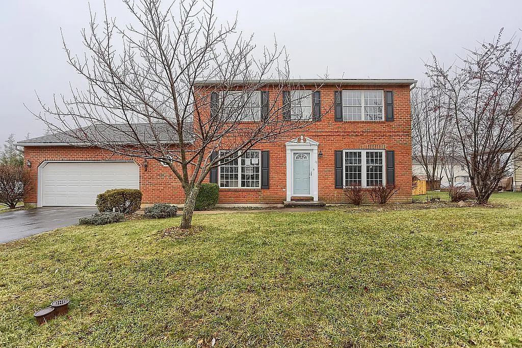 19 Carriage Dr photo 1