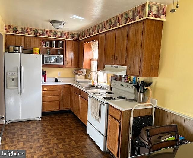 2nd image of 15 Nestler Rd