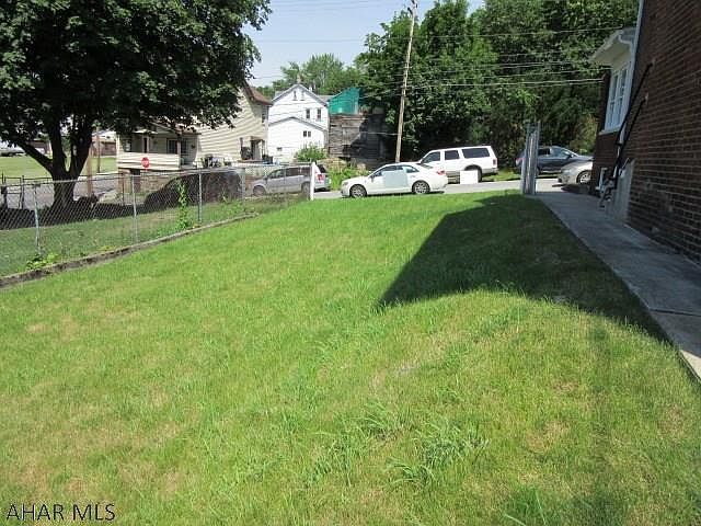 2nd image of 1709 14th Ave