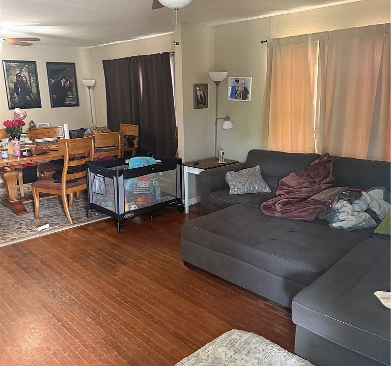 2nd image of 601 N Market St