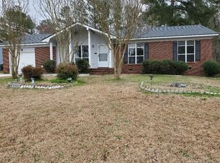6877 Apsley Ct, Fayetteville, NC 28304