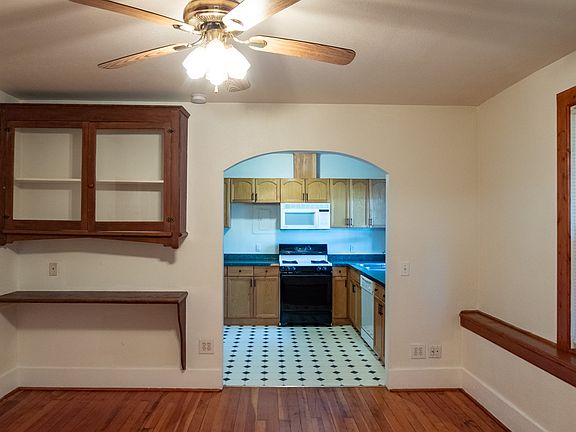 4th image of 219 Belmont Ave E APT 3