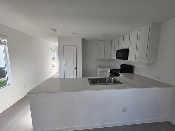 4th image of 12132 Morgan Dr