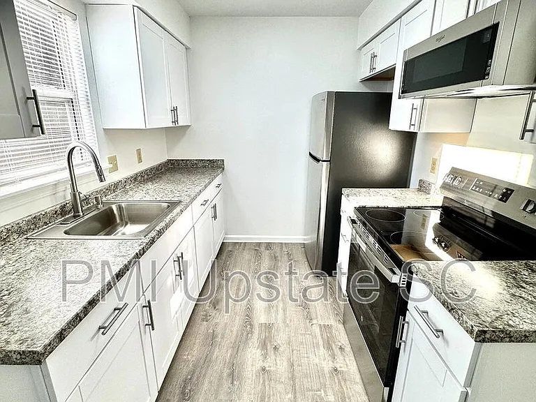 700 Simpson Rd #9-D — Photo 1