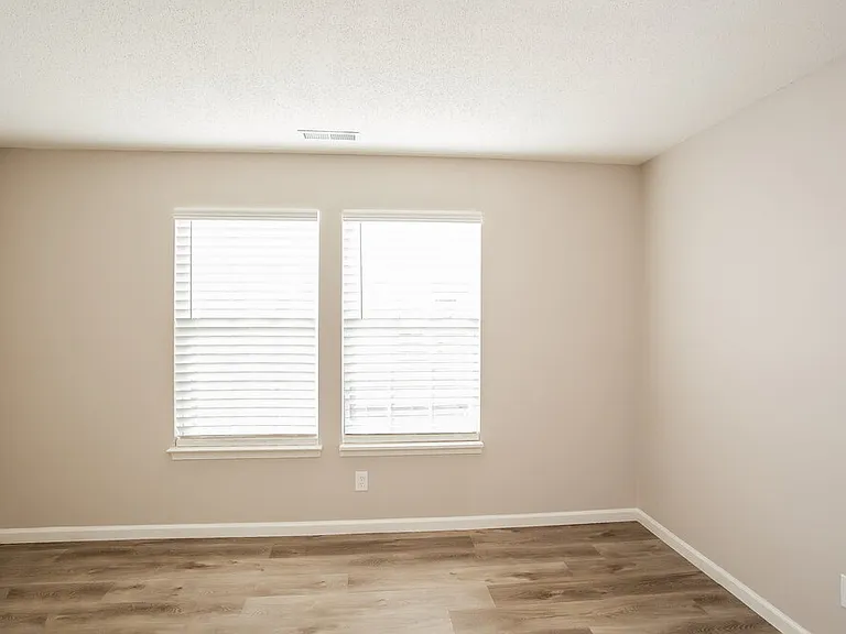 6762 Kinnerton Dr — Photo 14