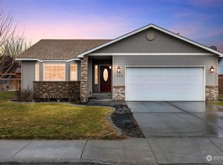203 S Young Pl, Kennewick, WA 99336