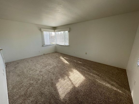 4th image of 473 E Ave