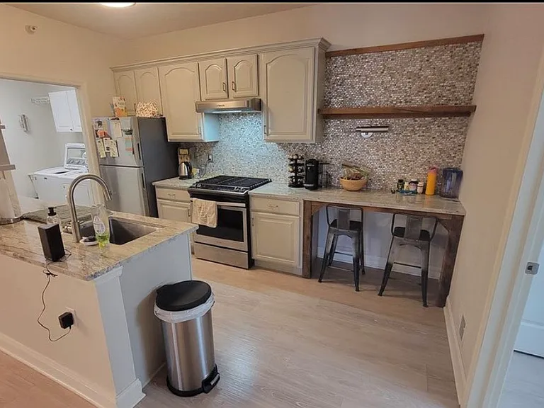 219 Adams Pointe Blvd #11 — Photo 4