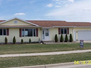 328 N Hyland St, Juneau, WI 53039