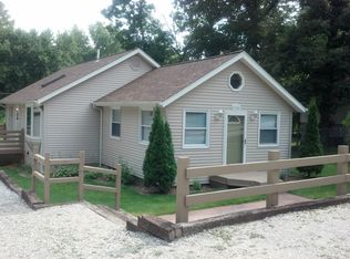 1504 Redwing Rd, Valparaiso, IN 46383