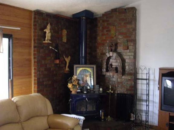 2nd image of 8297 Lakeview Ln