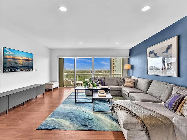2451 S Brickell Ave #20M — Photo 11