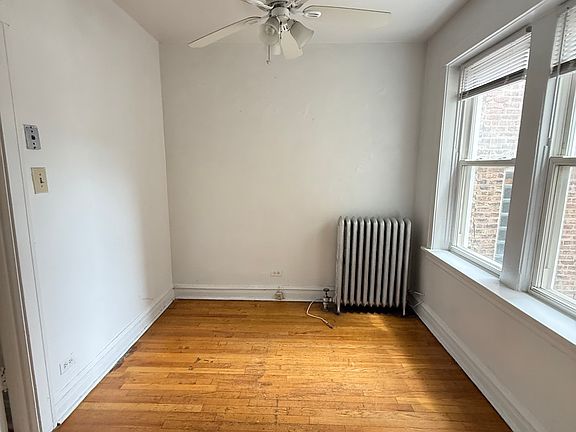 5th image of 4109 N Sacramento Ave #S
