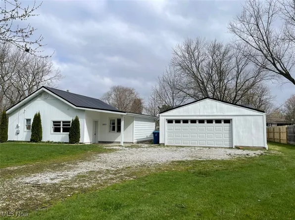 2931 Union St, Barberton, OH 44203