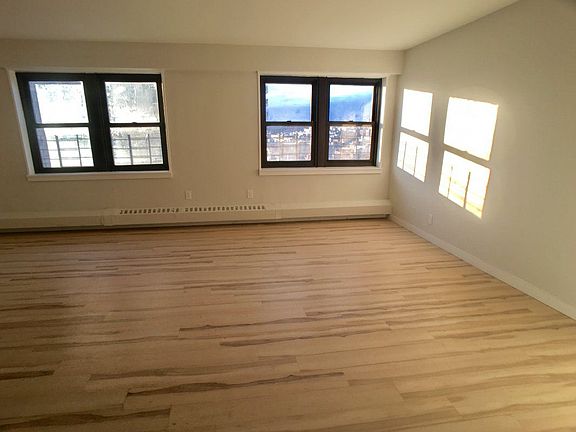 2nd image of 111 Wadsworth Ave APT 11G
