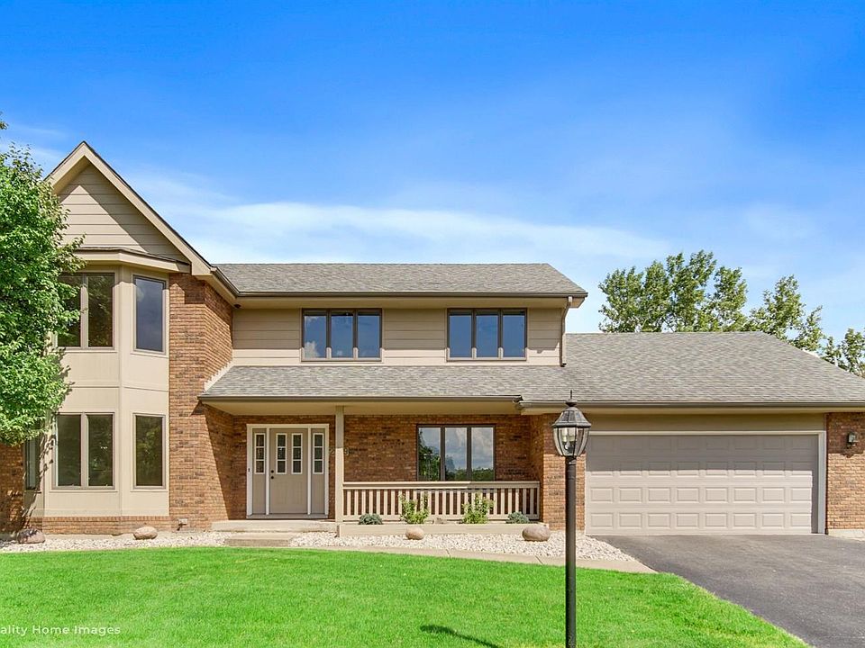 1st image of 2539 Castlewood Dr