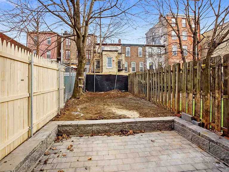 300 Halladay St #1 — Photo 19