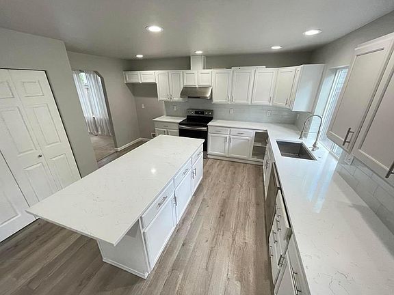 2nd image of 5808 120th Pl SE