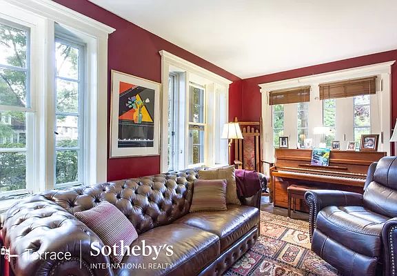 5th image of 63 Greenway N
