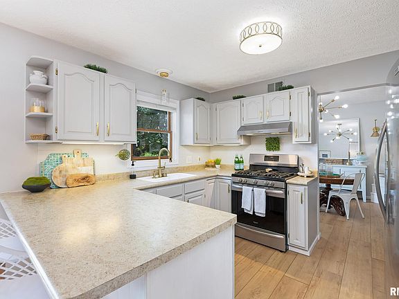 3rd image of 3441 Meadow Ct