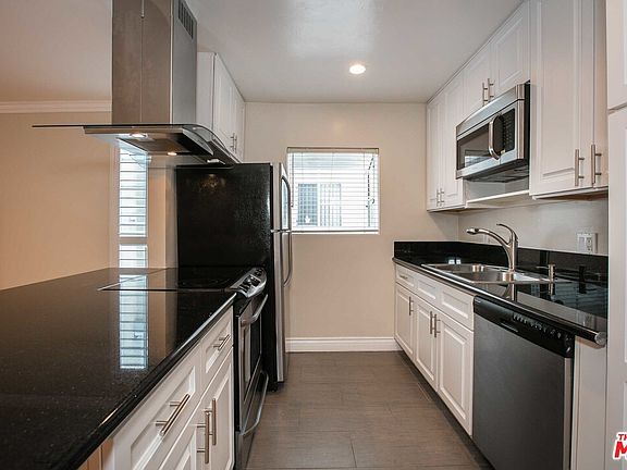 3rd image of 4217 Whitsett Ave