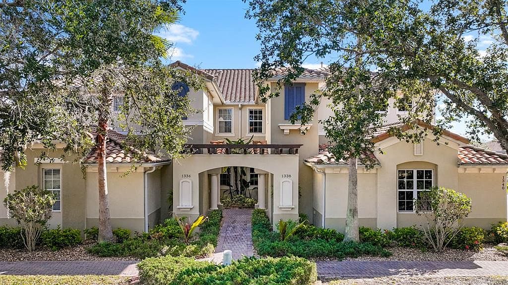 1338 Emerald Dunes Dr