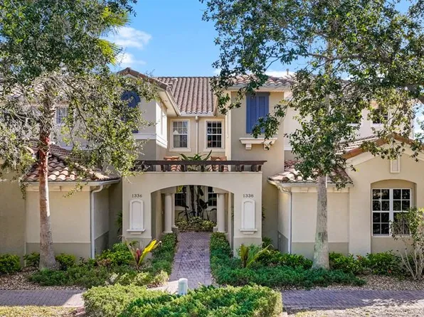 1338 Emerald Dunes Dr, Sun City Center, FL 33573