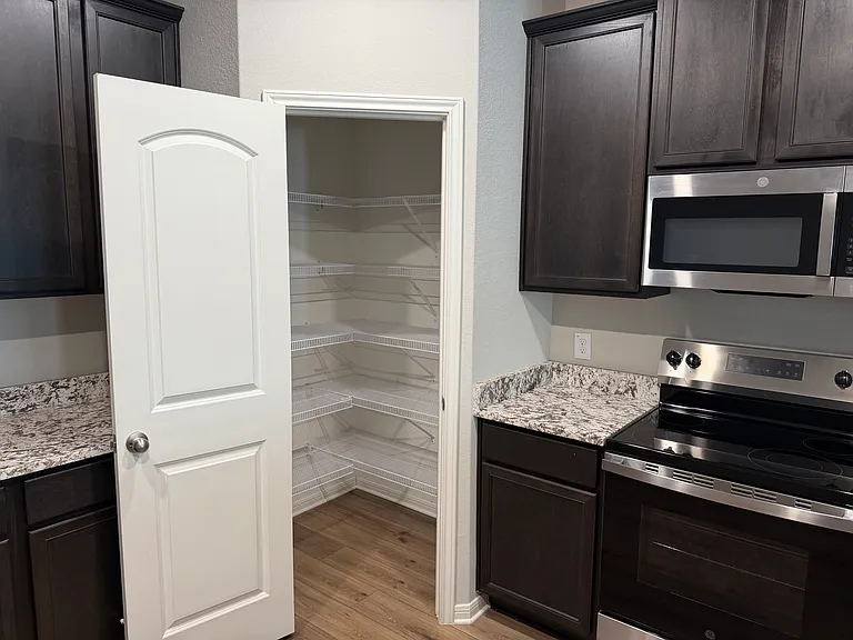 105 Declaration Ln — Photo 10